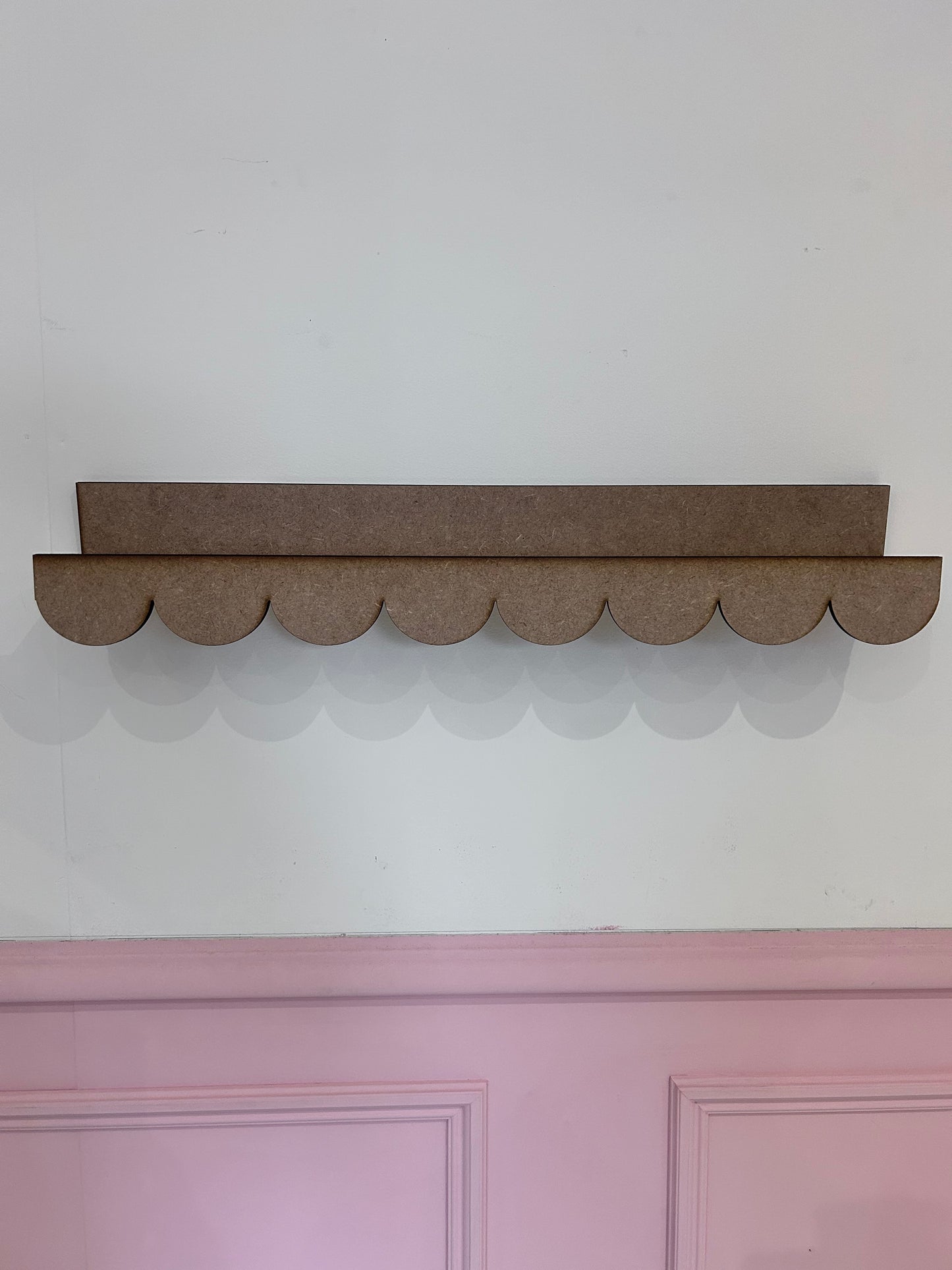 Efa Scalloped Edge Picture Ledge