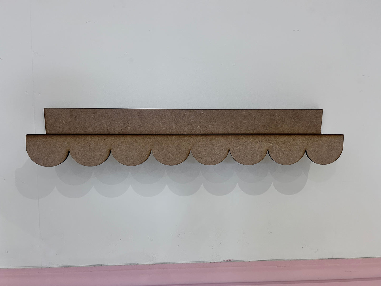 Efa Scalloped Edge Picture Ledge